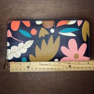 Fossil Floral Zip Clutch Wallet